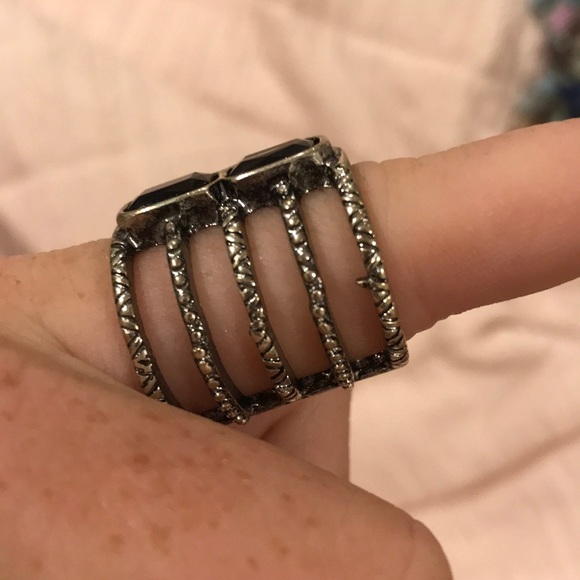 Ring - Picture 3 of 3